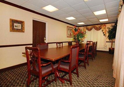 Отель Comfort Suites Albany