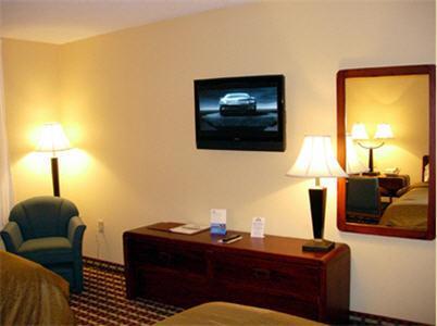 Отель Days Inn Hillsborough