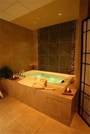 Отель Embassy Suites Hampton Roads - Hotel, Spa and Convention Center
