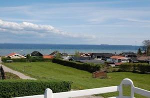 Апартаменты Holiday home Buskvej Bjert I