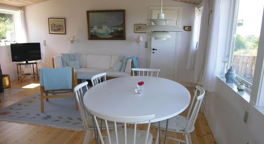 Апартаменты Holiday home Bølsbakke Svaneke V