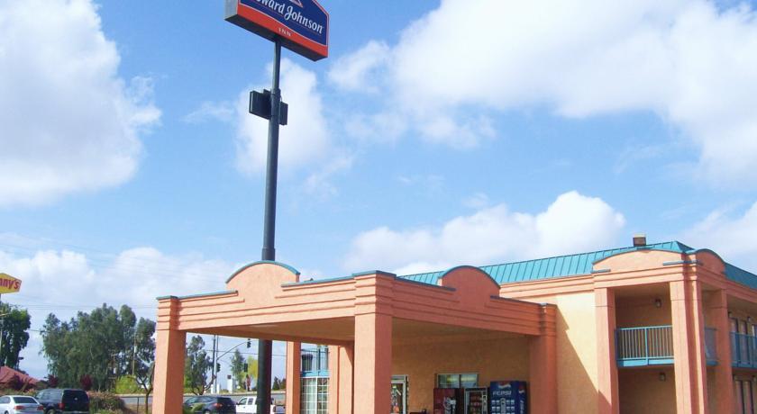 Отель Howard Johnson Inn Bakersfield