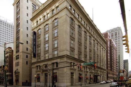 Отель Hampton Inn & Suites Baltimore Inner Harbor