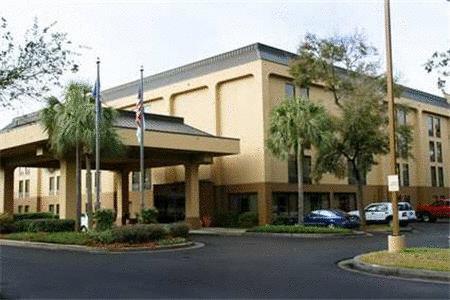 Отель Hampton Inn Patriots Point