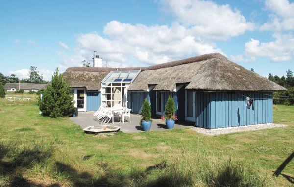 Апартаменты Holiday home Fugltoft Vejers Strand III