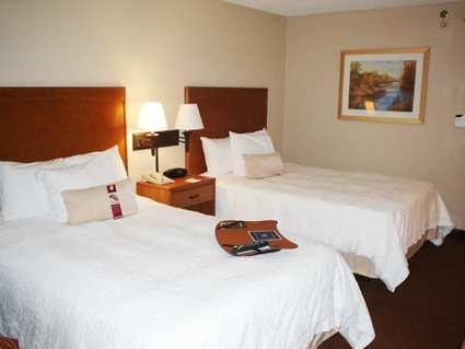 Отель Hampton Inn Newark-Airport