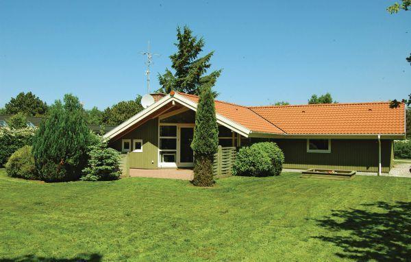 Апартаменты Holiday home Ll. Strandstræde Dannemare V