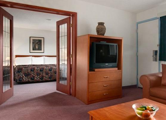 Отель Superlodge Canada Lethbridge