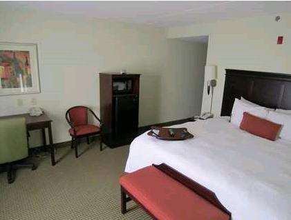 Отель Hampton Inn Fayetteville