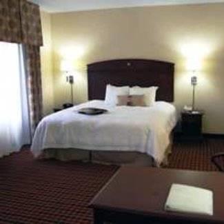 Отель Hampton Inn & Suites Dayton-Airport