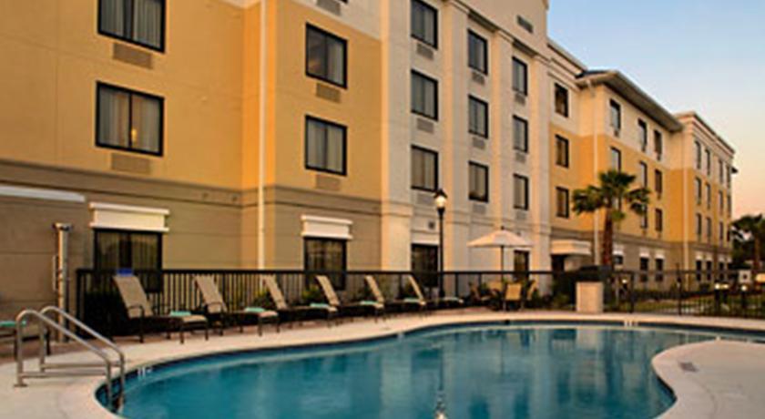 Отель SpringHill Suites by Marriott Naples