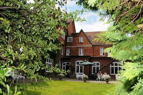Отель The Crown Manor House Hotel