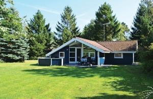 Апартаменты Holiday home Rørsangervej Væggerløse V