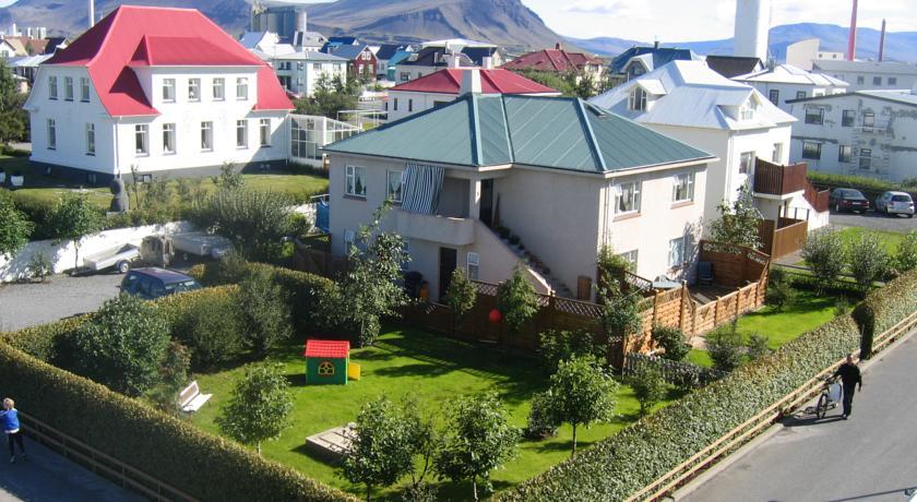Апартаменты Teigur Rooms and Apartment