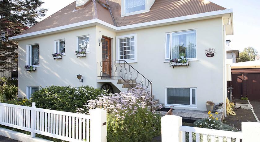 Апартаменты Helguhus B&B and Apartment