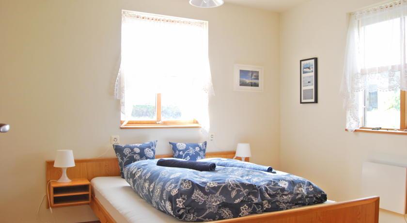 Отель Guesthouse Vestri-Gardsauki