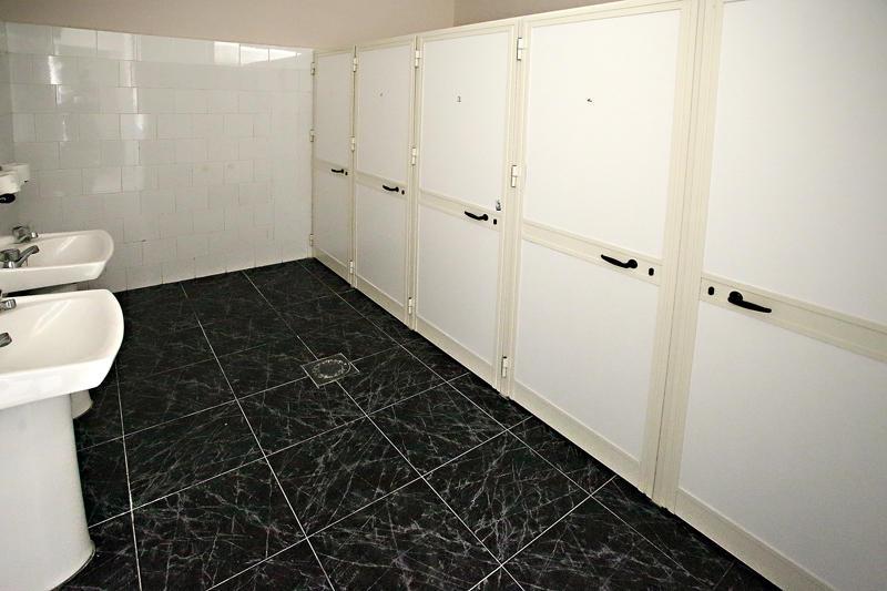 Отель Reno's Guest House