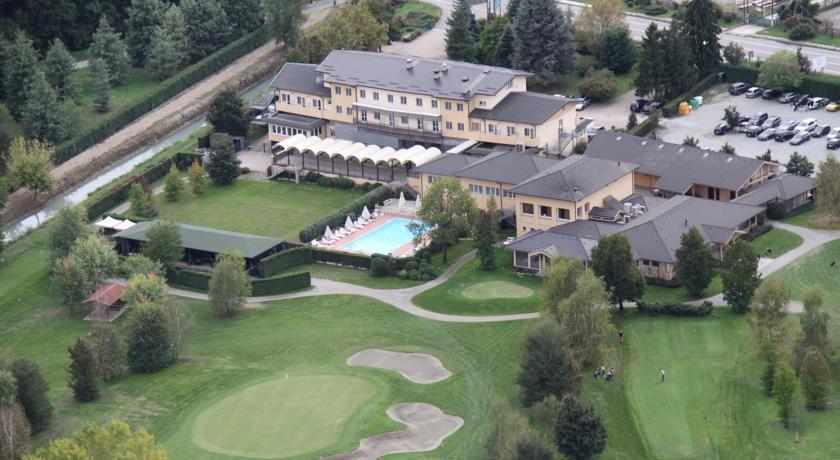 Отель UNA Golf Hotel Cavaglià