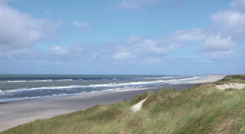 Апартаменты Holiday home Baunebjergvej Hvide Sande VI