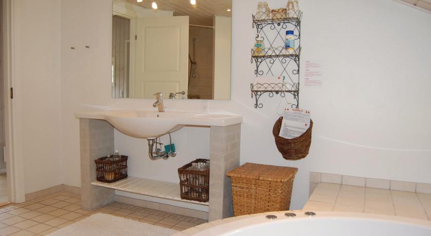 Апартаменты Holiday home Hovgårdsvej Henne IV