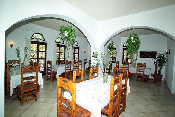 Отель Zephyros Hotel