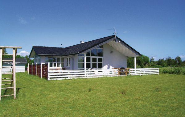 Апартаменты Holiday home Valmuevænget Humble