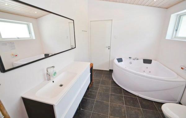 Апартаменты Holiday home Enebærvej Rønde III