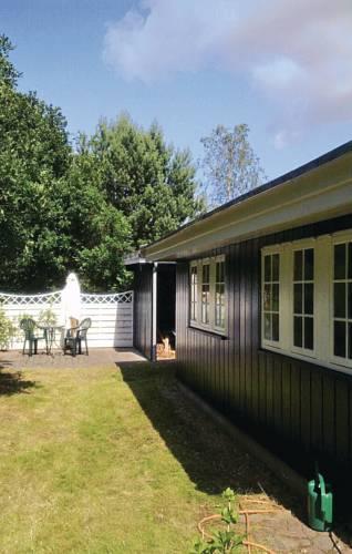 Апартаменты Holiday home Fyrreklinten Knebel XII
