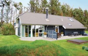 Отель Holiday home Helmklit Ulfborg Denm