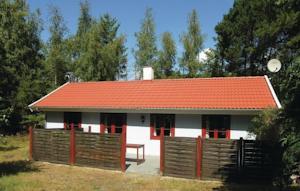 Апартаменты Holiday home Fyrreklyngen Aakirkeby X