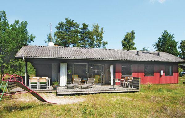 Апартаменты Holiday home Lyngvejen Aakirkeby III