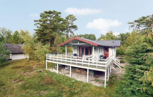 Апартаменты Holiday home Malurtvej Aakirkeby IV