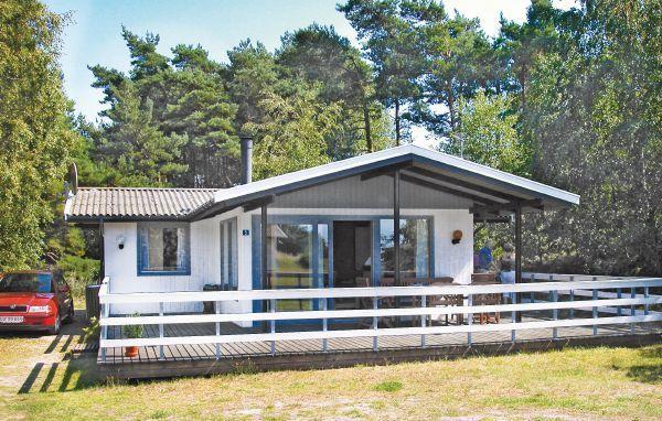Апартаменты Holiday home Perikumvej Aakirkeby III
