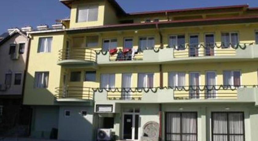 Отель Hotel Istatov