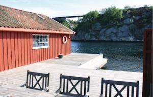Апартаменты Holiday home Mandal Langvika