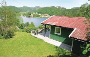Апартаменты Holiday home Spangereid Lindal "B"