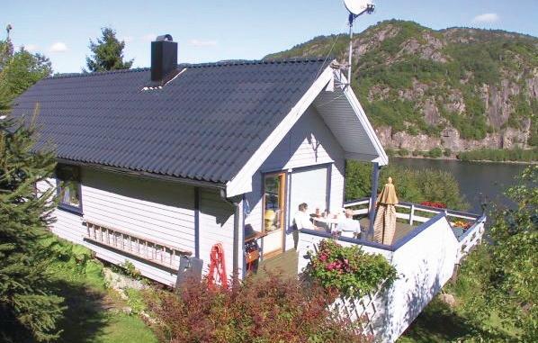 Апартаменты Holiday home Lyngdal Lindelia