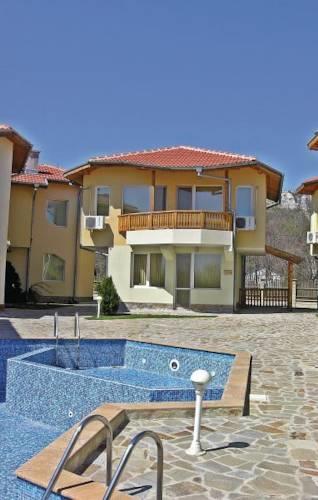 Апартаменты Holiday home Balchik Zona Karvuna II