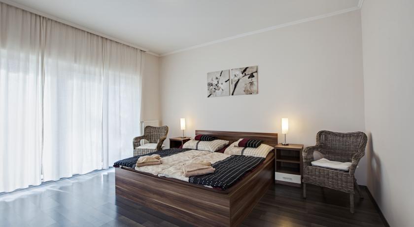 Апартаменты Kocsis Apartman és Camping