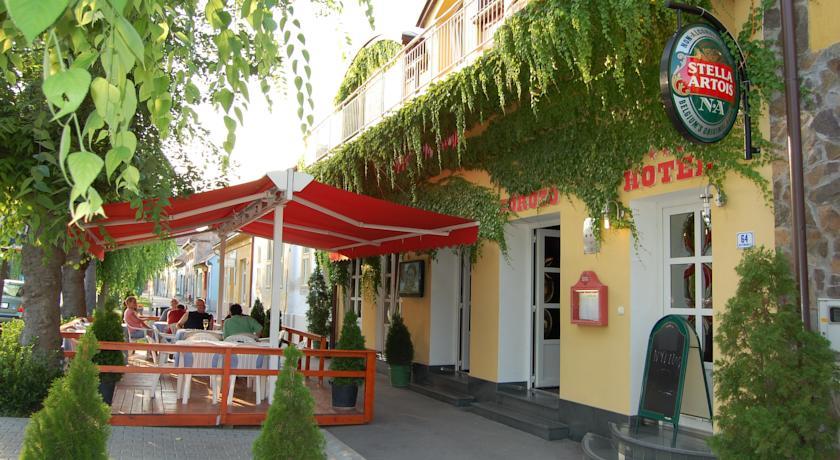 Отель Club Hotel 502 Kalocsa