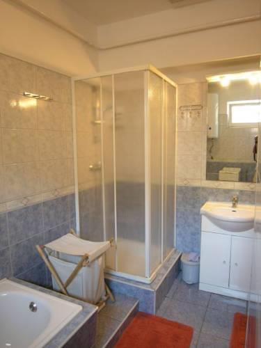 Апартаменты Holiday home Majus Utca-Balatonlelle