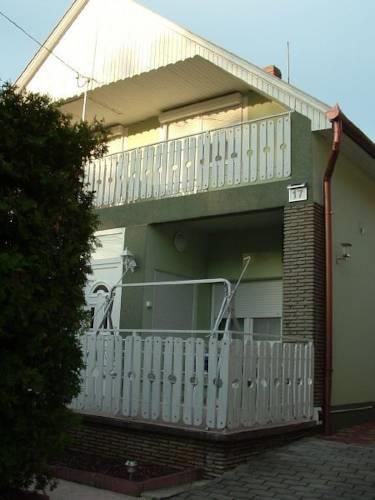 Апартаменты Holiday home Munkacsy utca-Balatonlelle