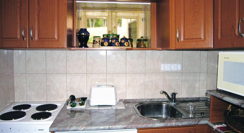 Апартаменты Holiday home Méhes u-Cserszegtomaj