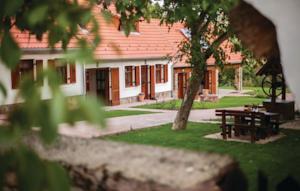 Апартаменты Holiday home Fö u.-Kékkút