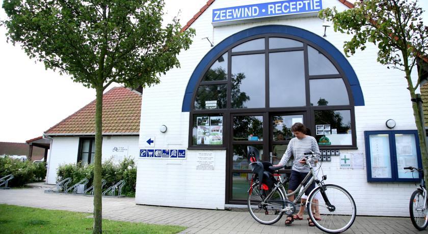 Отель Zeepark Zeewind