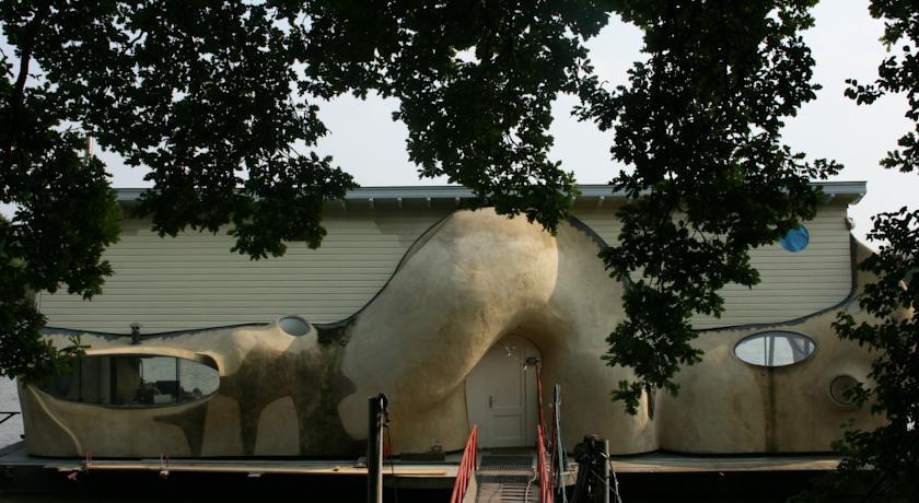 Мини-отель Houseboat Gaudi aan de Rijn