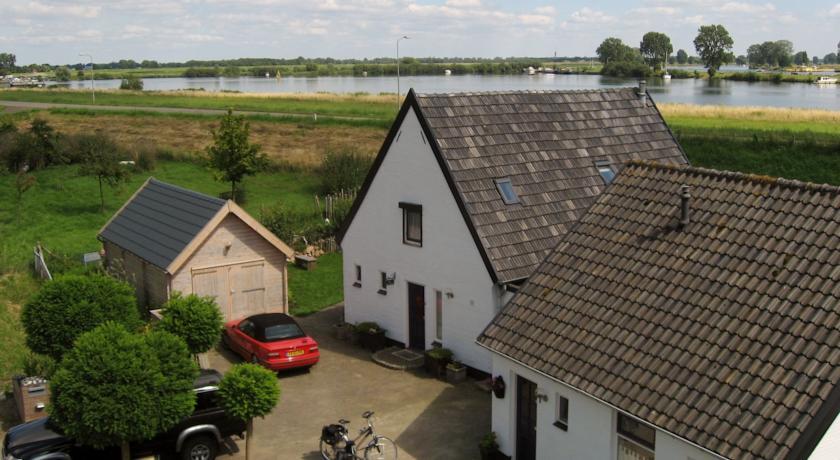 Апартаменты Alphen Gld - Holidayhome