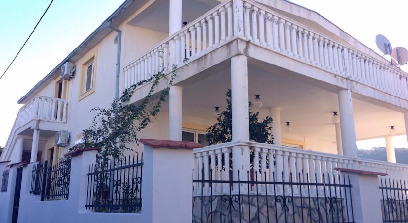 Отель Axenia Hotel