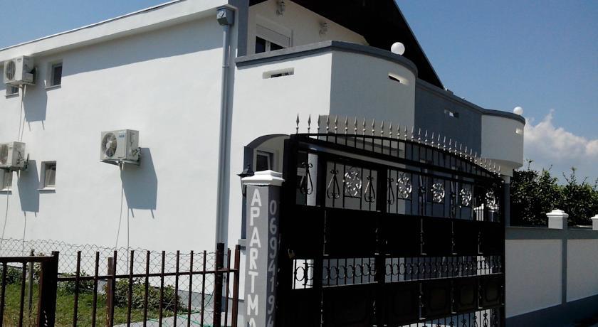 Апартаменты Studios Velika Plaža