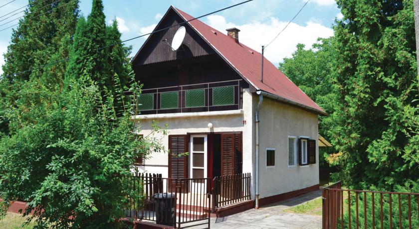 Апартаменты Holiday home Muskátli utca-Balatonsszárszó